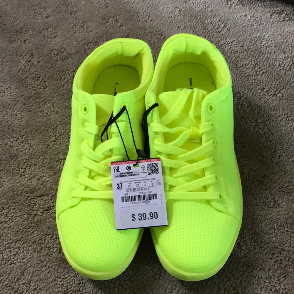 Zara women sneakers glowing green w/ tag